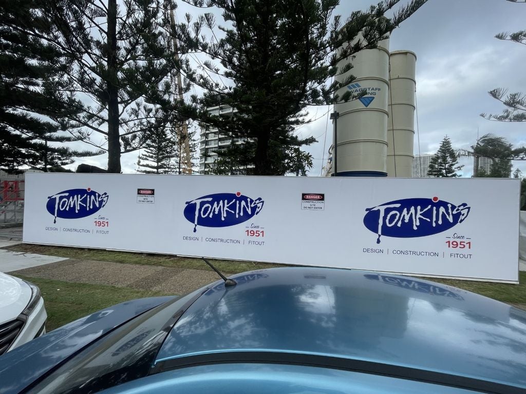 Tomkins Vinyl Banner Kedar Edging