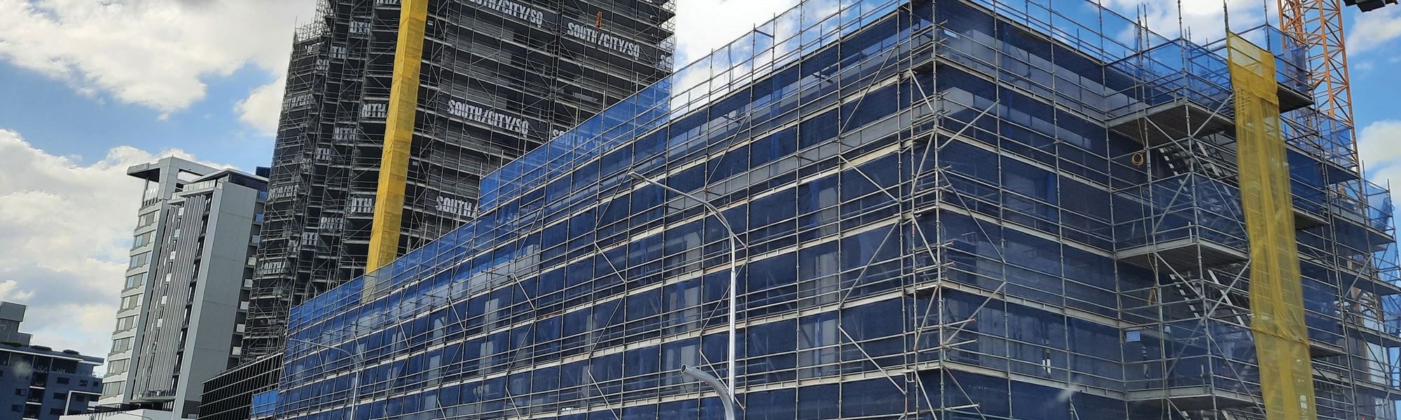 Rovera Scaffolding site containment and branding